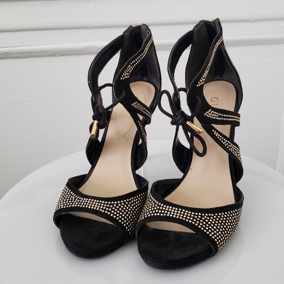 Shoes - Picture 2 of 4